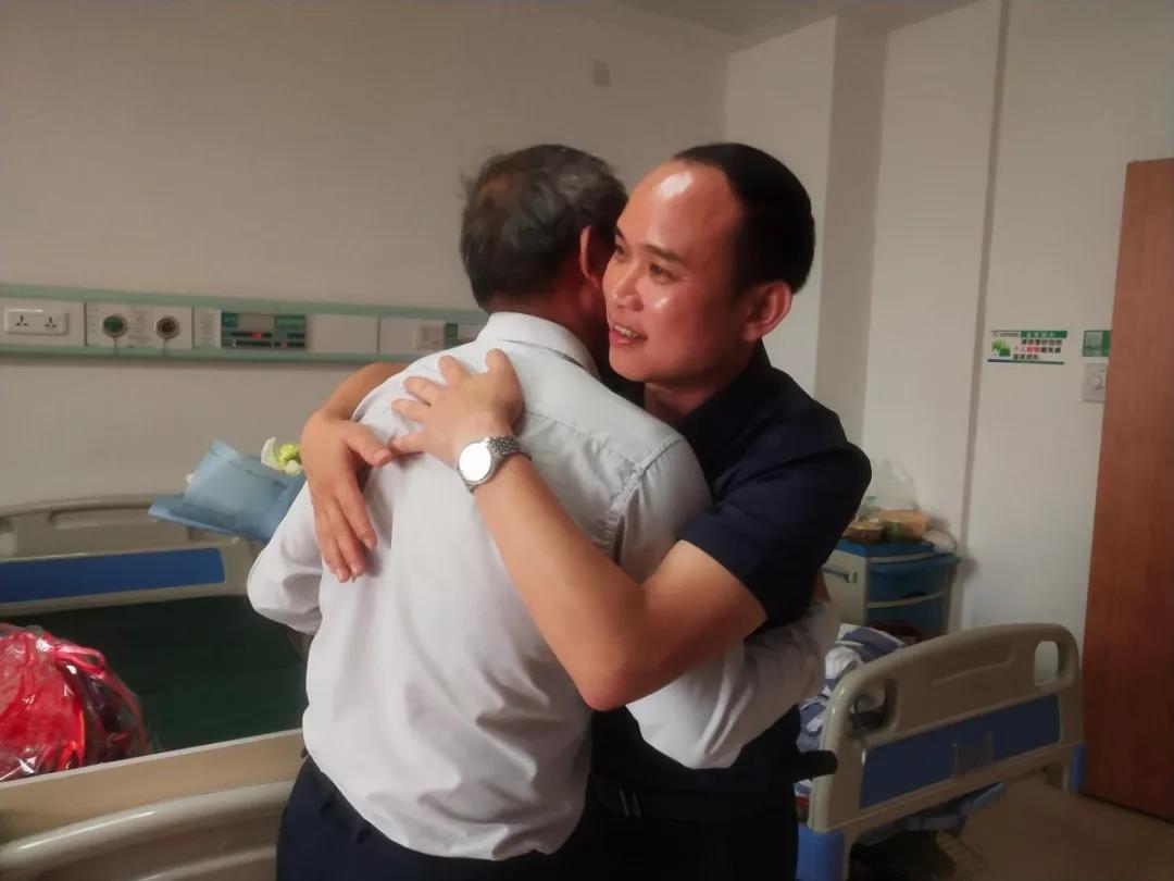 真情關(guān)懷，慰問員工丨老羅，愿您早日康復(fù)！